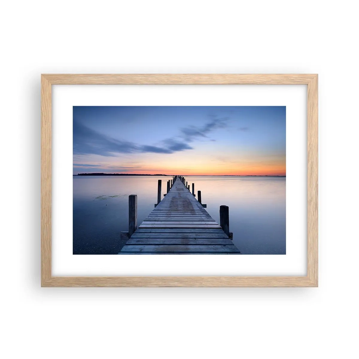 Een poster in een licht eiken lijst - De rust van een serene schemering - 40x30 cm