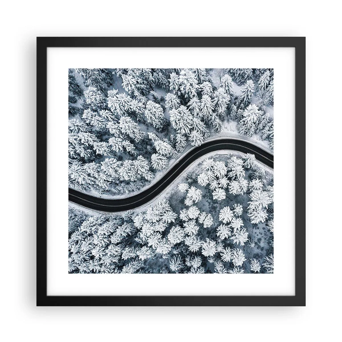 Poster in een zwarte lijst - Door het winterbos - 40x40 cm