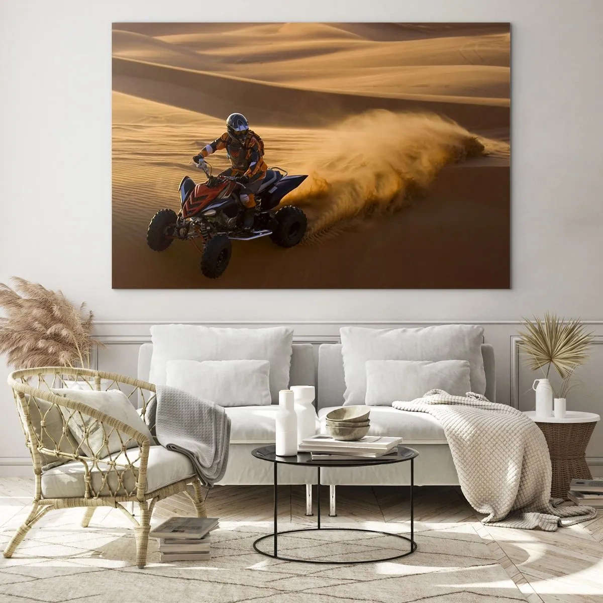 Schilderen op glas - ATV in actie in de woestijn bij zonsondergang - 70x50cm - Op de golven van zand - Moderne wanddecoratie voor woonkamer en slaapkamer ARTTOR
