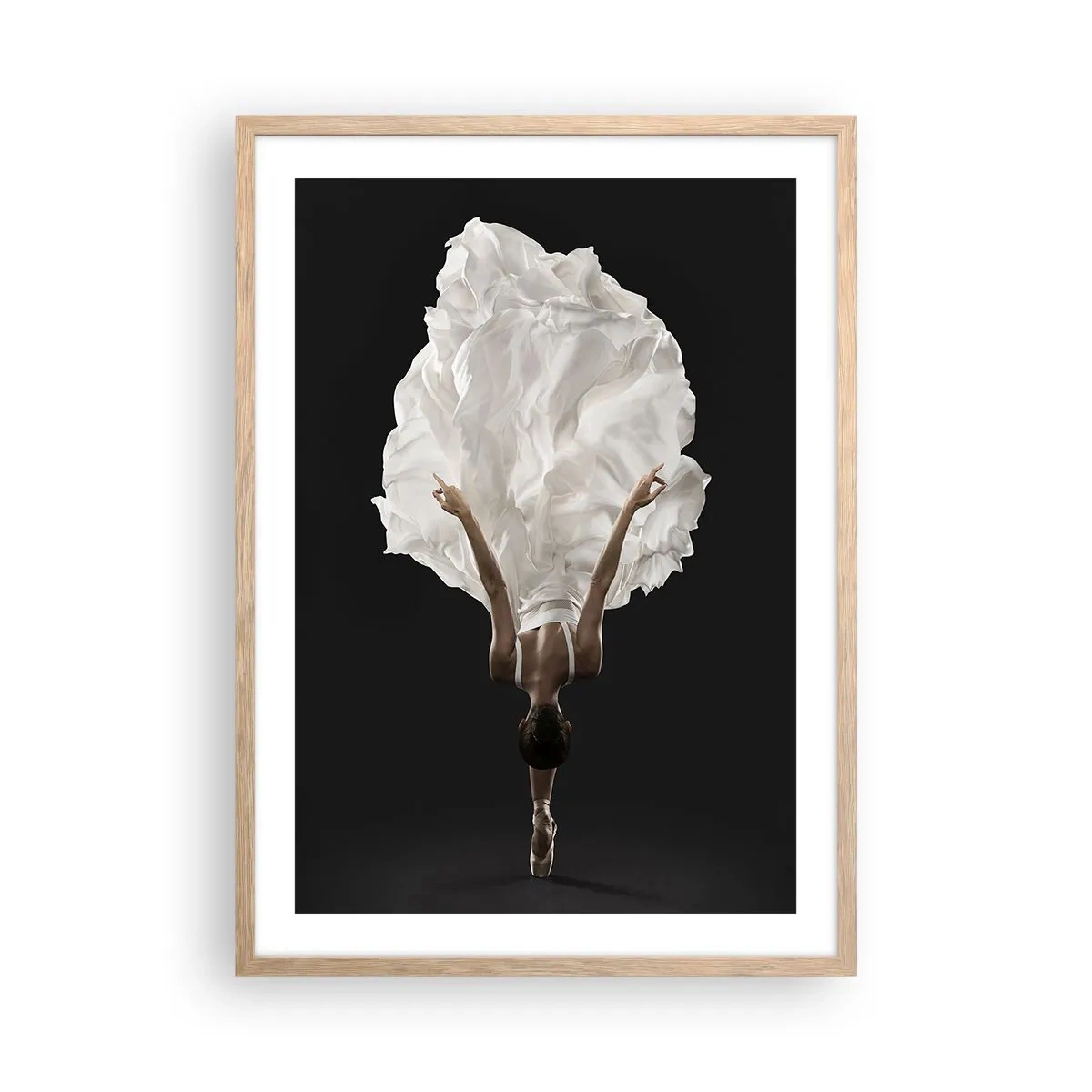 Een poster in een licht eiken lijst - Een buitengewoon einde - 50x70 cm