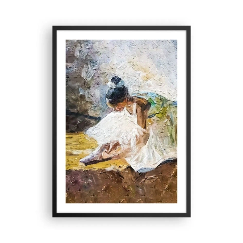 Poster in een zwarte lijst - Een ballerina in een witte jurk leunt tegen een schilderachtige achtergrond. - 50x70cm - Naar een schilderij van Degas - Moderne wanddecoratie voor woonkamer en slaapkamer ARTTOR