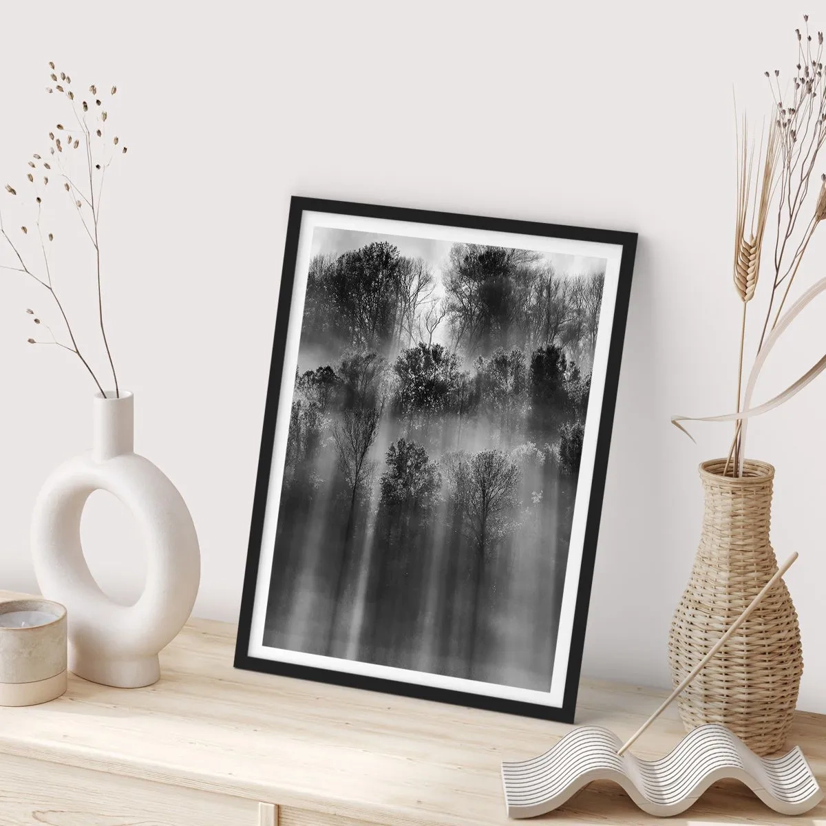 Poster in een zwarte lijst - In stromen van licht - 61x91 cm