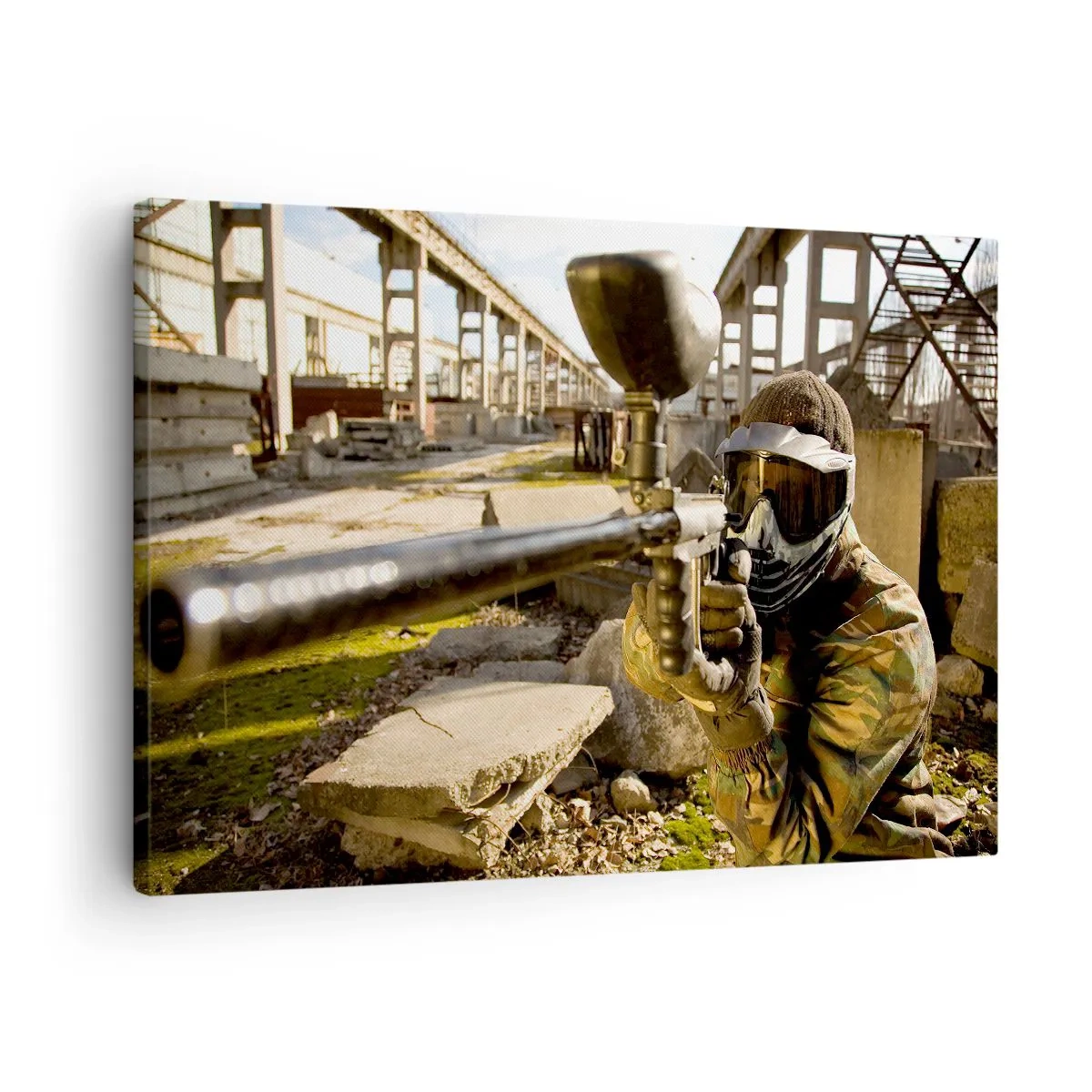 Schilderen op canvas - Een paintballspeler in camouflagekleding richt een marker - 70x50cm - En jij kunt een held worden - Moderne wanddecoratie voor woonkamer en slaapkamer ARTTOR
