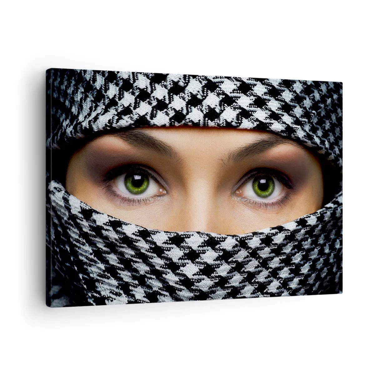 Schilderen op canvas - De groene ogen van een vrouw gaan schuil achter een stof met een zwart-wit patroon. - 70x50cm - Portret van een gesluierde schoonheid met groene ogen - Moderne wanddecoratie voor woonkamer en slaapkamer ARTTOR