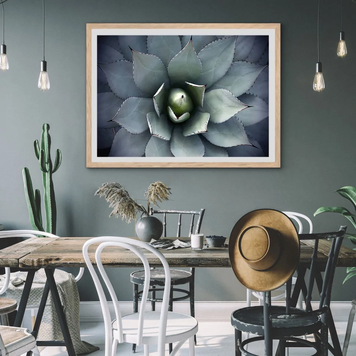 Een poster in een licht eiken lijst - Het trekt aan en waarschuwt - 40x30 cm