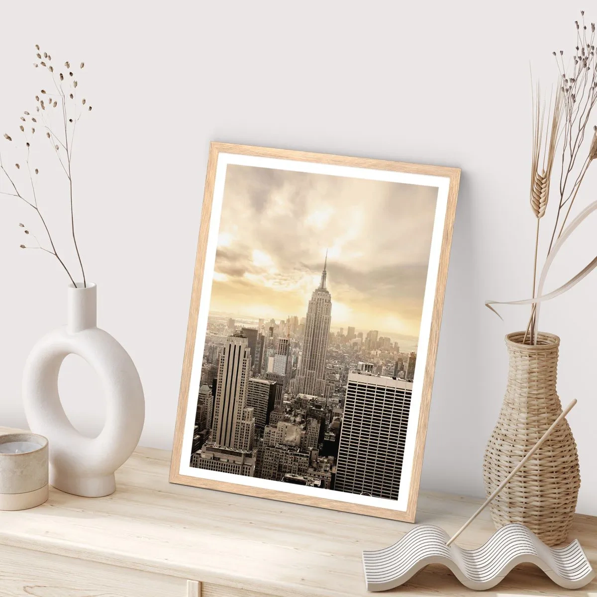 Een poster in een licht eiken lijst - New York geweven van grijs - 50x70 cm