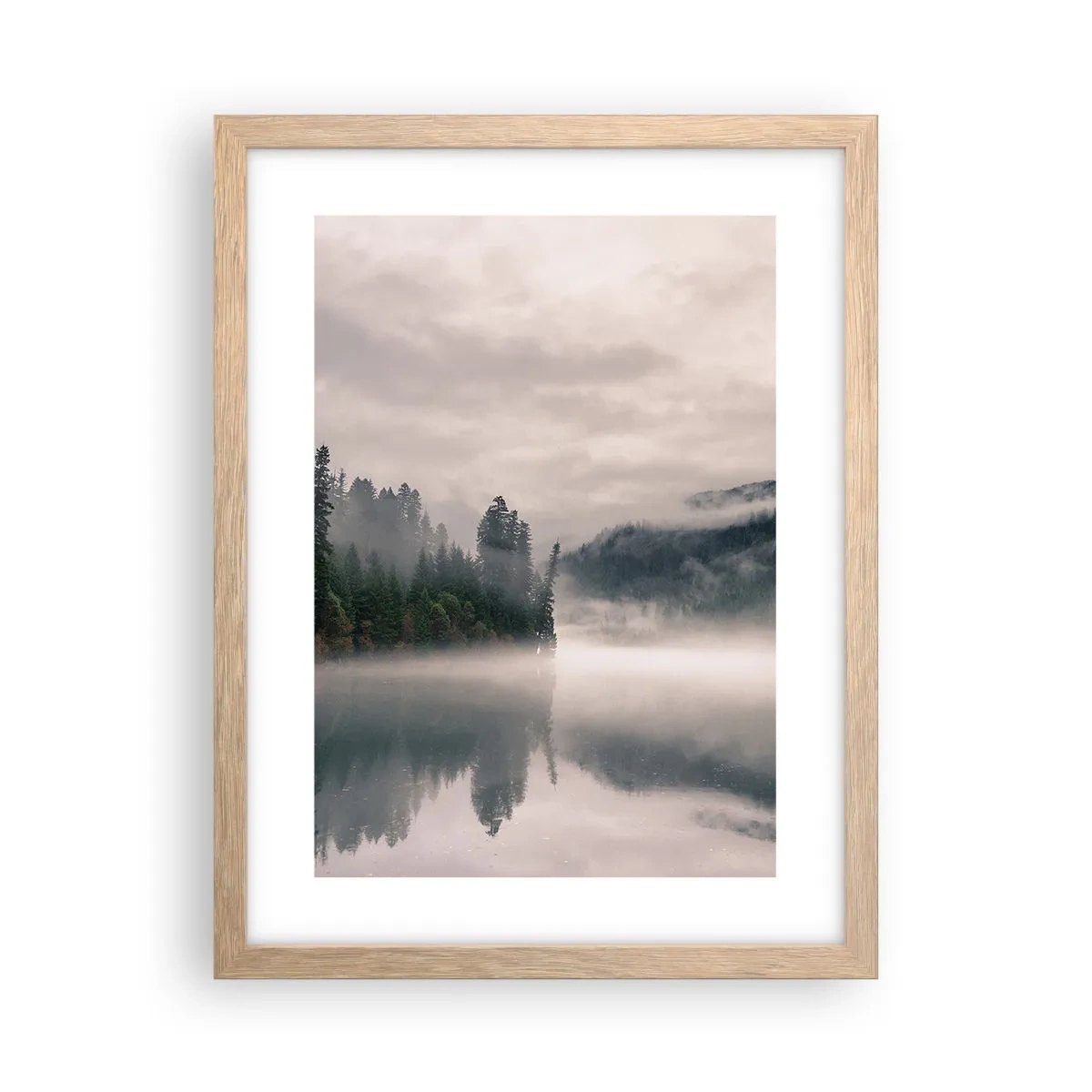 Een poster in een licht eiken lijst - In reflectie, in de mist - 30x40 cm