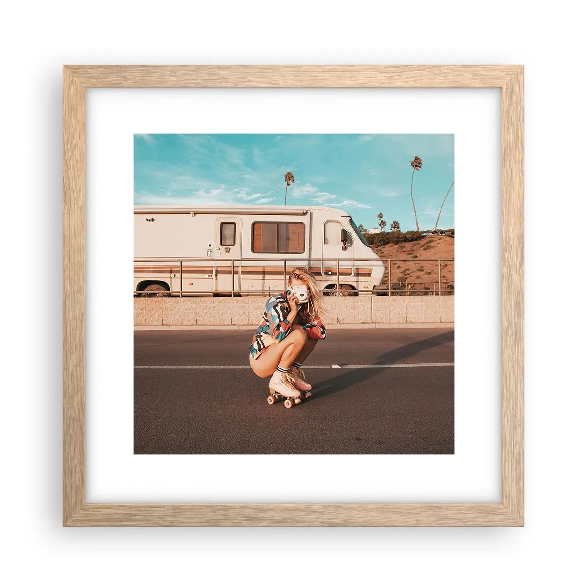 Een poster in een licht eiken lijst - Lach alsjeblieft! - 30x30 cm