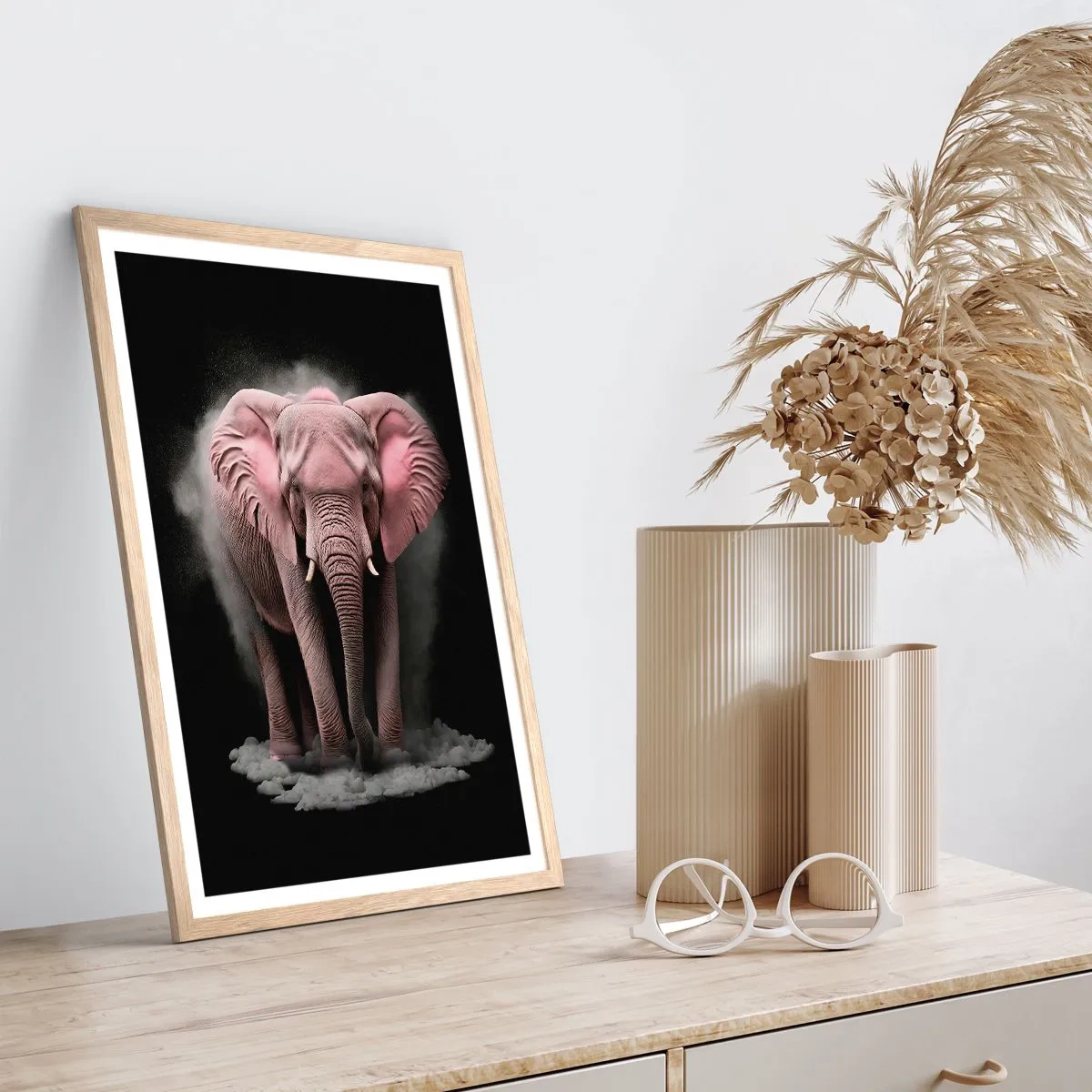 Een poster in een licht eiken lijst - Denk niet aan een roze olifant! - 70x100 cm