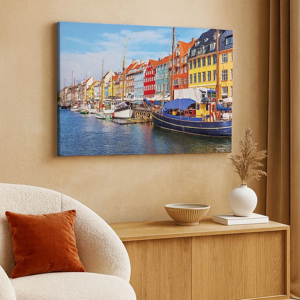 Schilderen op canvas - Kleurrijke huizen aan het kanaal met boten in de zon - 70x50cm - Vrolijke werf - Moderne wanddecoratie voor woonkamer en slaapkamer ARTTOR