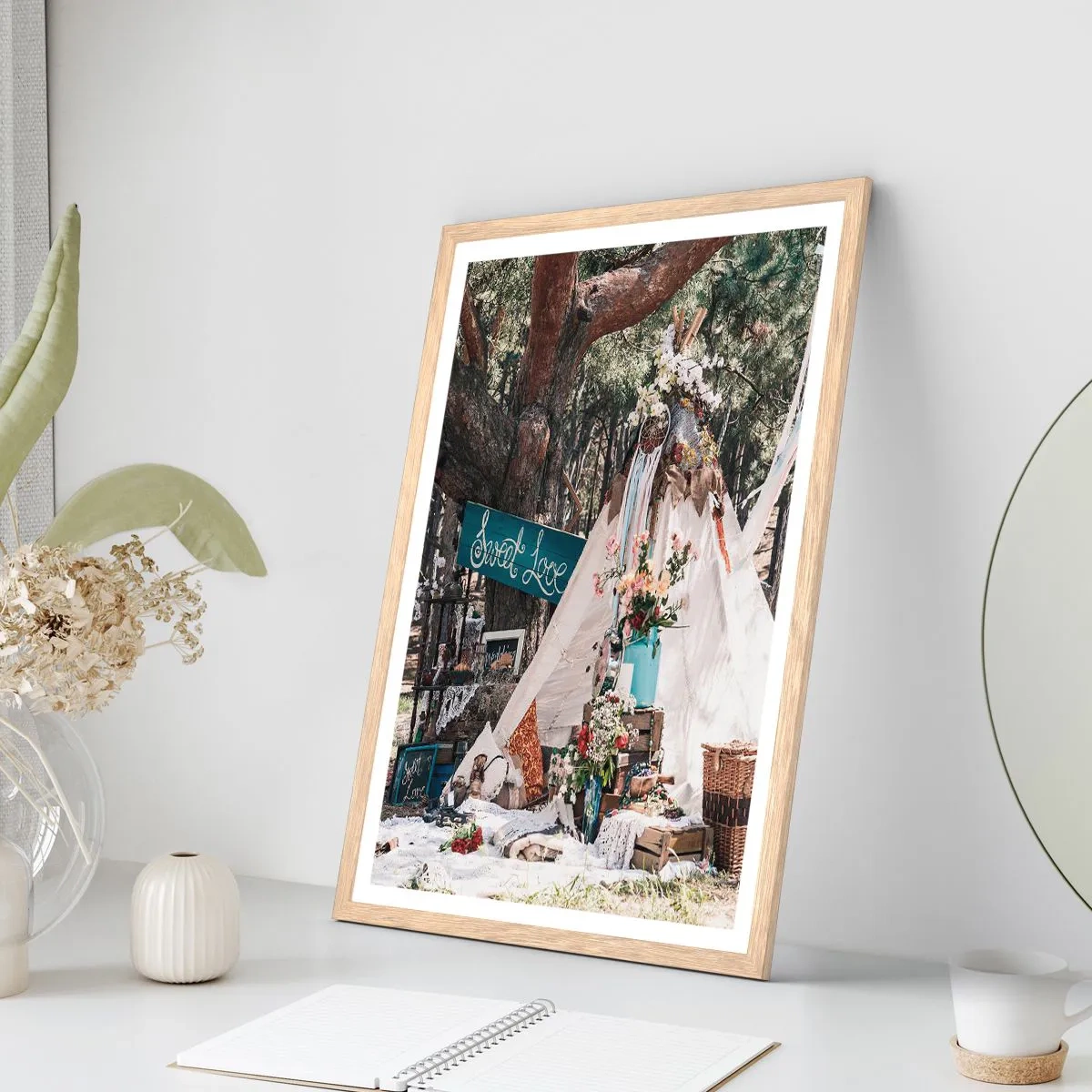 Een poster in een licht eiken lijst - De liefde bedrijven ... - 30x40 cm