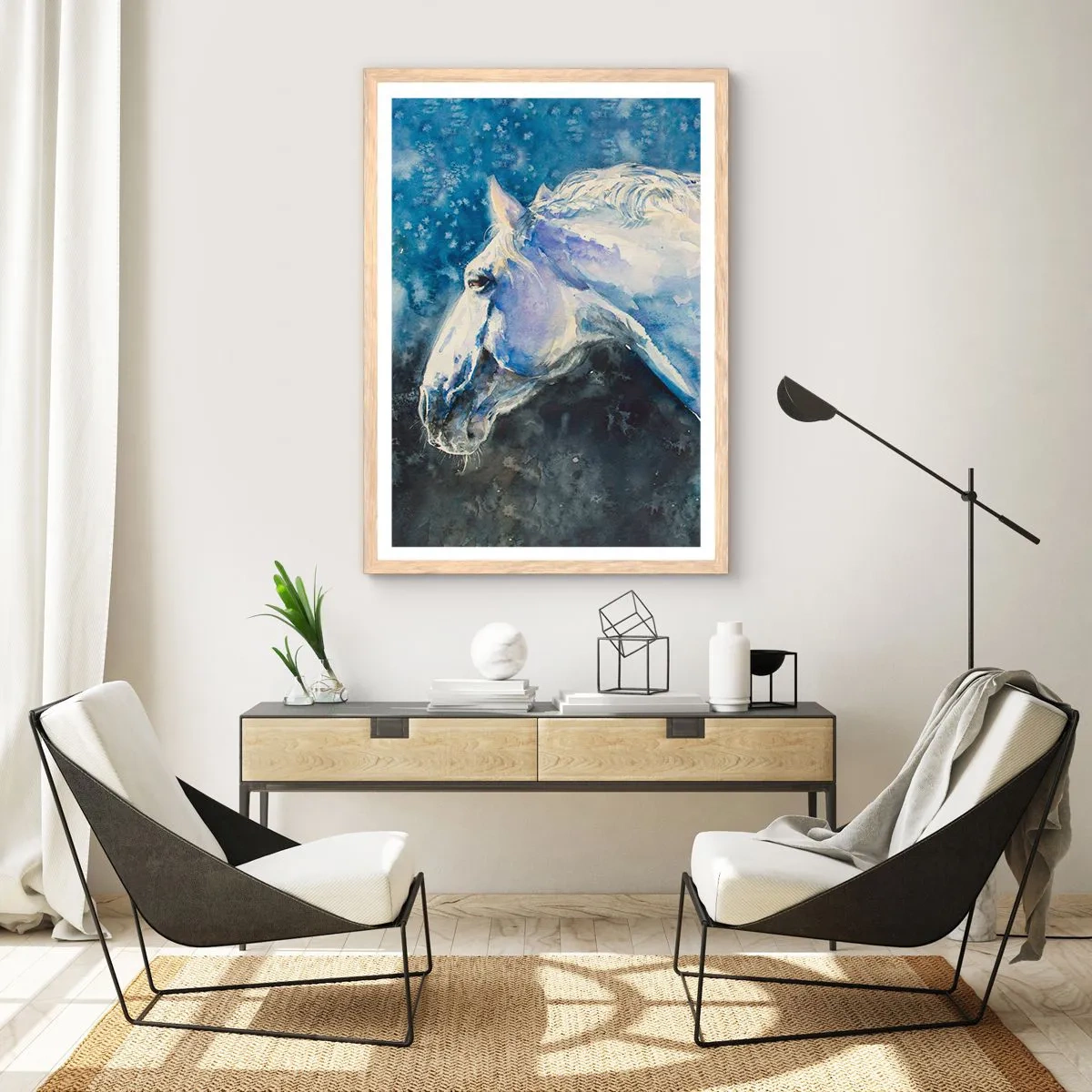 Een poster in een licht eiken lijst - Portret in een blauwe gloed - 70x100 cm