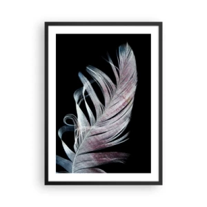 Poster in een zwarte lijst - Een veer in delicate tinten roze en blauw op een zwarte achtergrond - 50x70cm - Denk aan aanraking - Moderne wanddecoratie voor woonkamer en slaapkamer ARTTOR