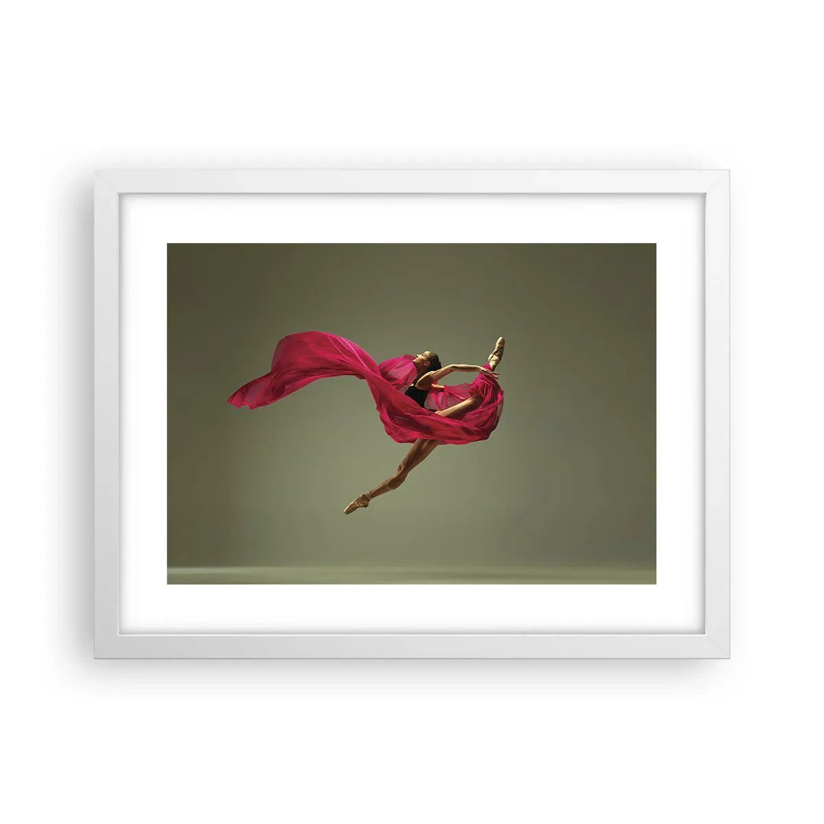 Poster in een witte lijst - Dansende vlam - 40x30 cm