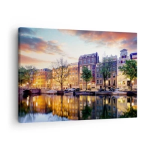 Schilderen op canvas - Kanaal met weerspiegeling van huurkazernes in het avondlicht - 70x50cm - Ingetogen en serene Nederlandse schoonheid - Moderne wanddecoratie voor woonkamer en slaapkamer ARTTOR