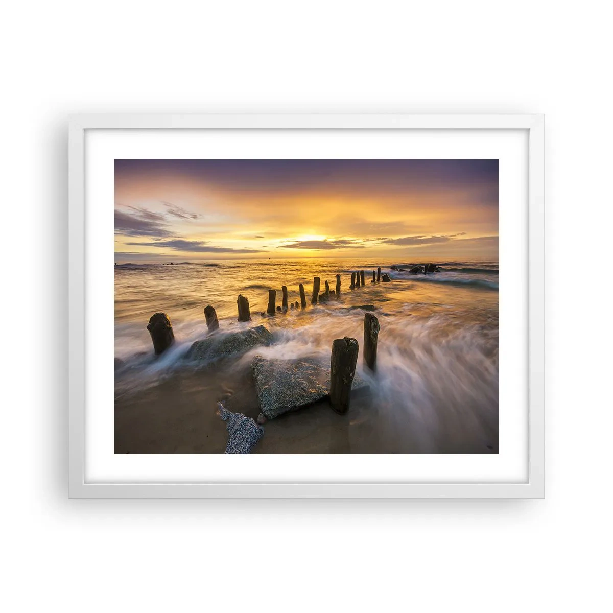 Poster in een witte lijst - De rauwe schoonheid van de Oostzee - 50x40 cm