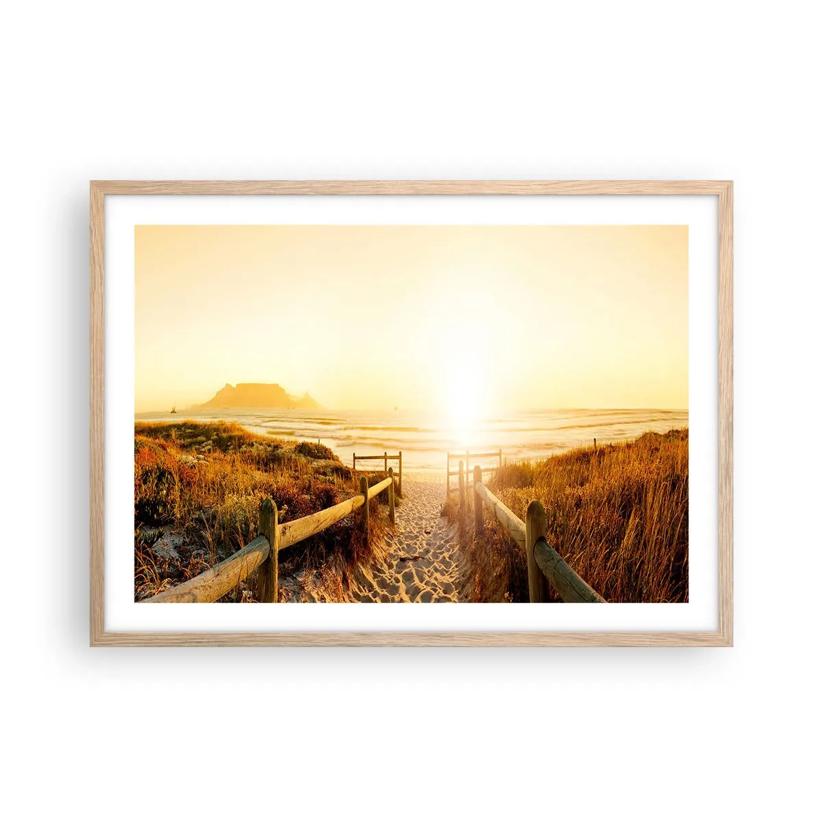 Een poster in een licht eiken lijst - Over het duin, richting de zon - 70x50 cm