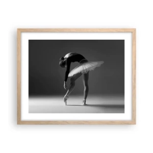 Een poster in een licht eiken lijst - Bella ballerina - 50x40 cm