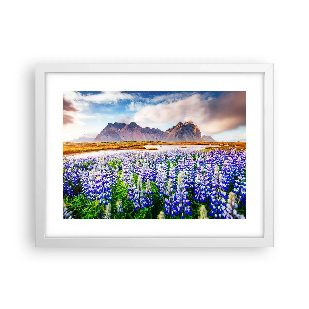 Poster in een witte lijst - Kracht en soberheid naast zachtheid - 40x30 cm