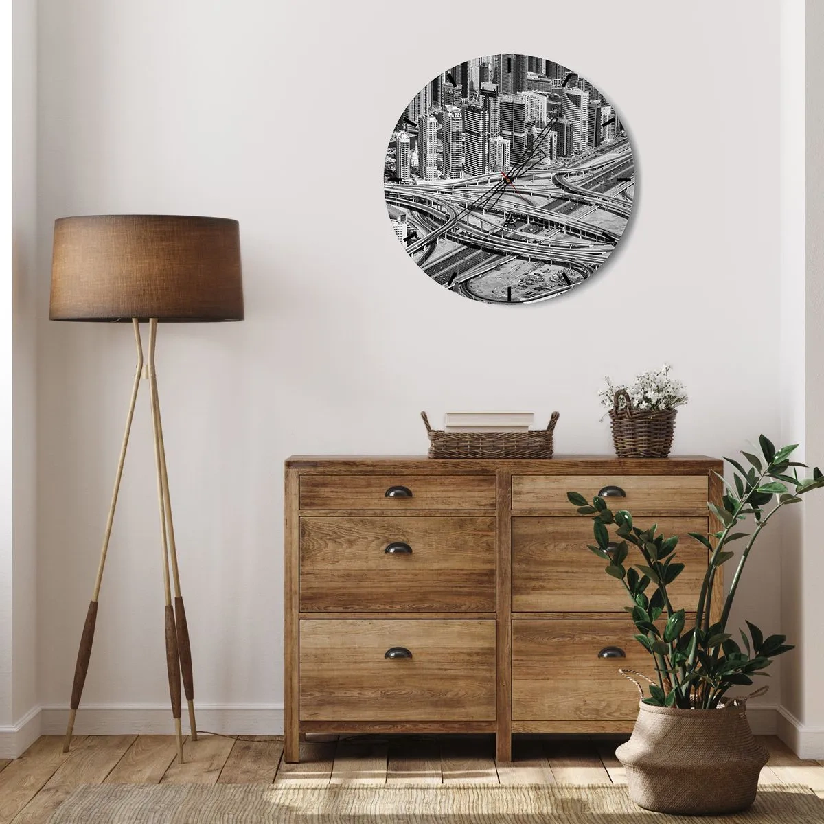 Wandklok - Klok - Een zwart-witfoto van een stad met een dicht netwerk van snelwegen. - 30x30cm - Dubai - de onmogelijke stad - Moderne wanddecoratie voor woonkamer, keuken en slaapkamer ARTTOR