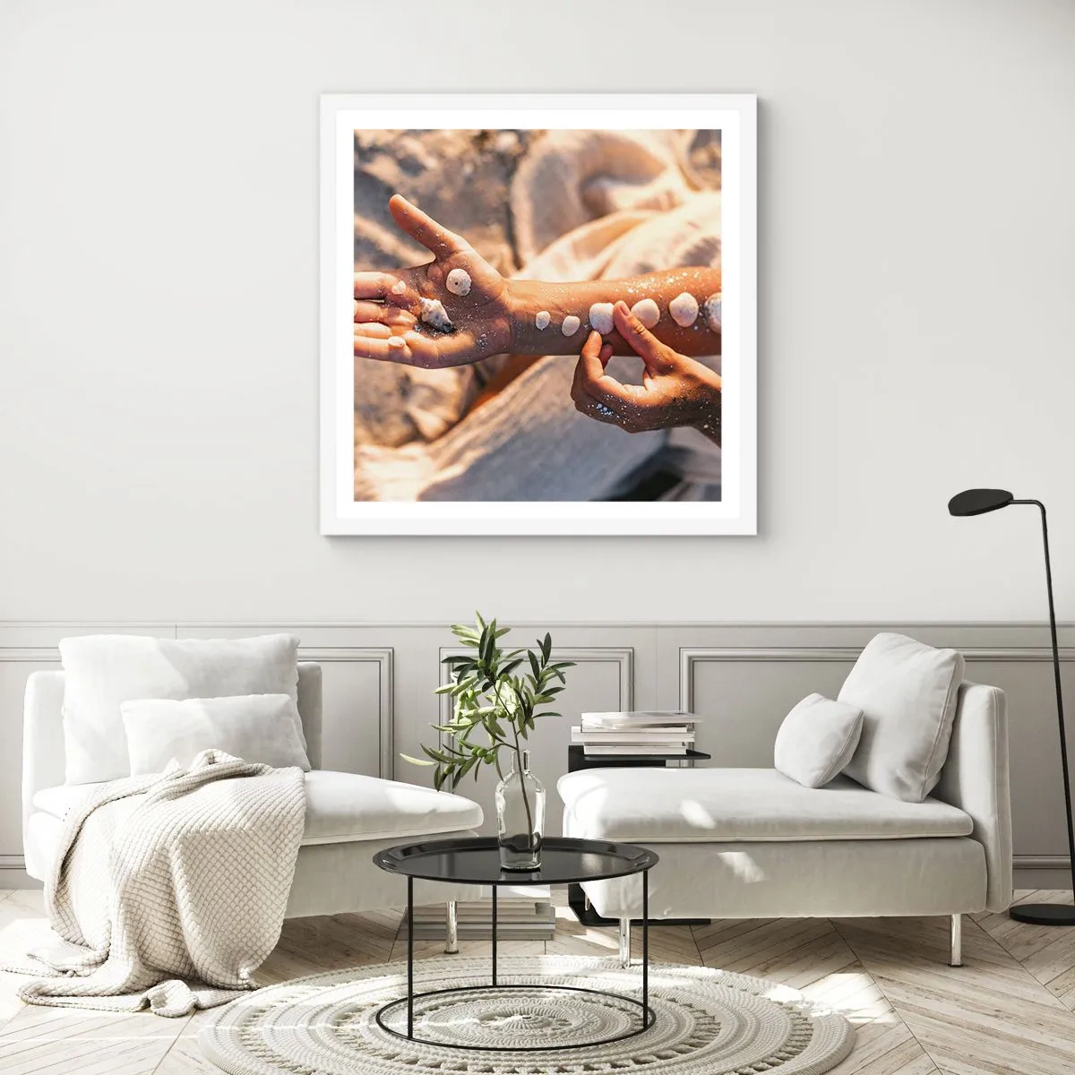 Poster in een witte lijst - Schoonheid binnen handbereik - 50x50 cm