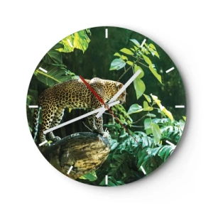 Wandklok - Klok - Luipaard in de jungle tegen een achtergrond van groene bladeren - 30x30cm - Op jacht? - Moderne wanddecoratie voor woonkamer, keuken en slaapkamer ARTTOR