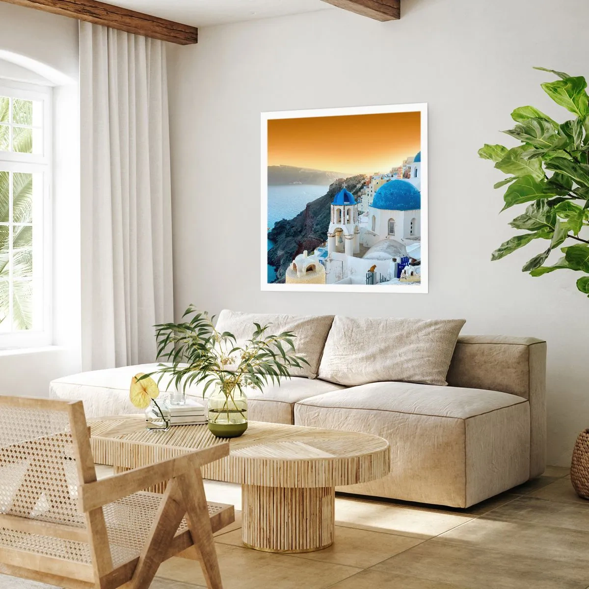 Poster - Santorini - genesteld tegen de rotsen - 60x60 cm