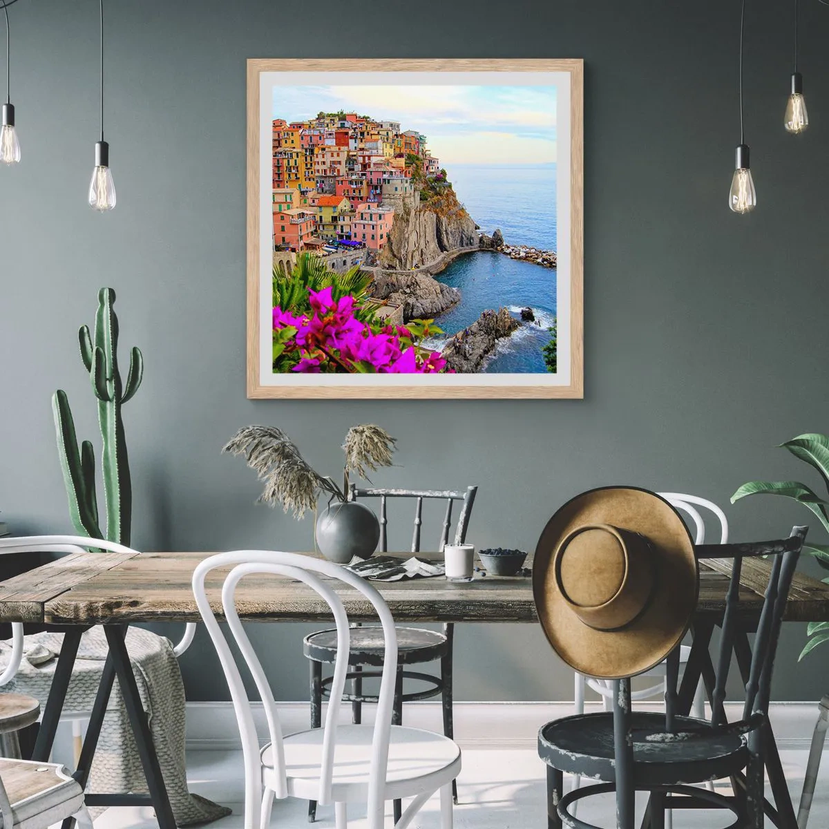 Een poster in een licht eiken lijst - Lachende stad - 30x30 cm