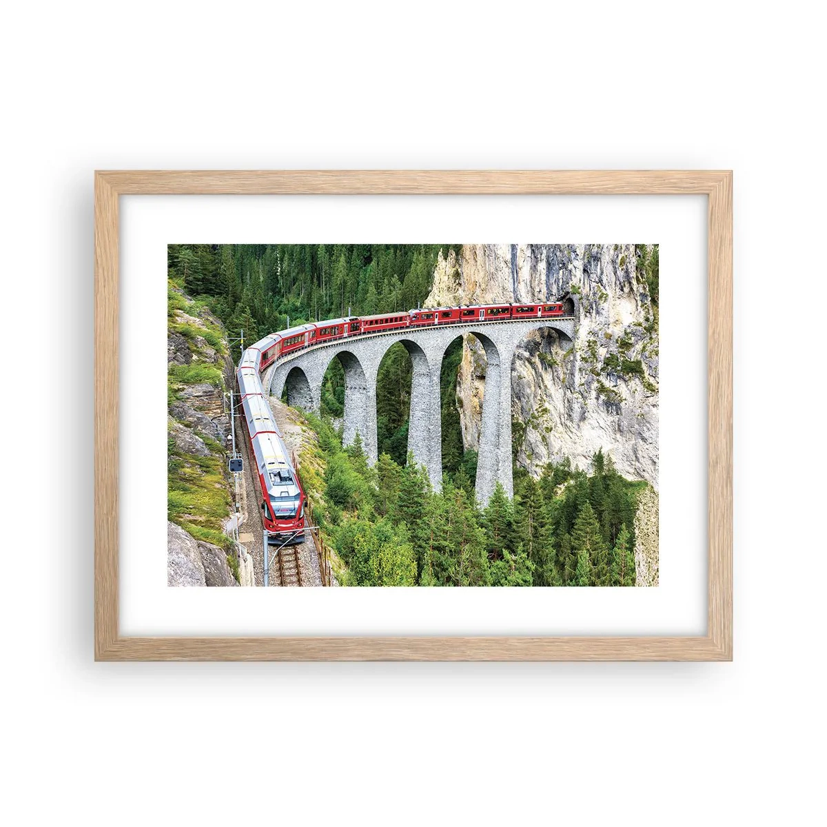 Een poster in een licht eiken lijst - Spoorlijn voor uitzicht op de bergen - 40x30 cm