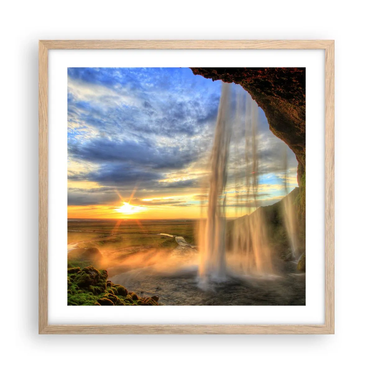 Een poster in een licht eiken lijst - De wereld achter een sluier van druppels - 50x50 cm