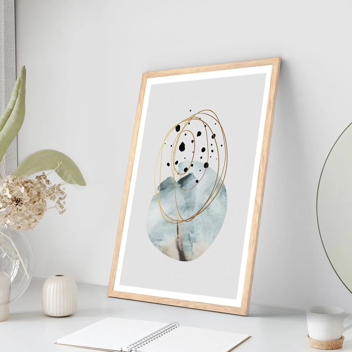 Een poster in een licht eiken lijst - Omarmd door de ruimte - 40x50 cm