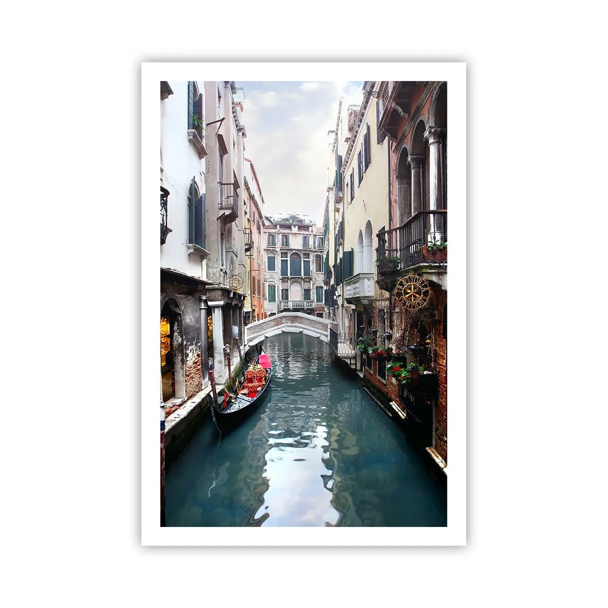 Poster - Venetiaans landschap met een gondel en een brug - 61x91 cm