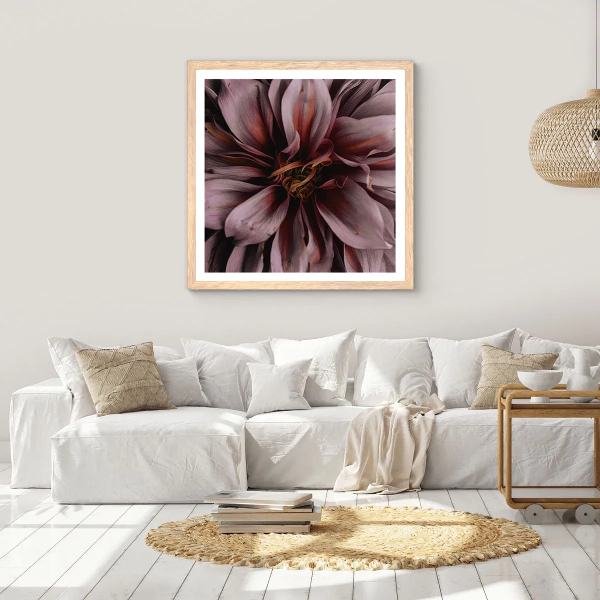 Een poster in een licht eiken lijst - Een bloemenhart - 60x60 cm
