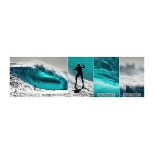 Fotobehang Monster Premium Sand - Uitdaging aanvaard - Surfen, Hoge golf, Surfer - 100x30 cm