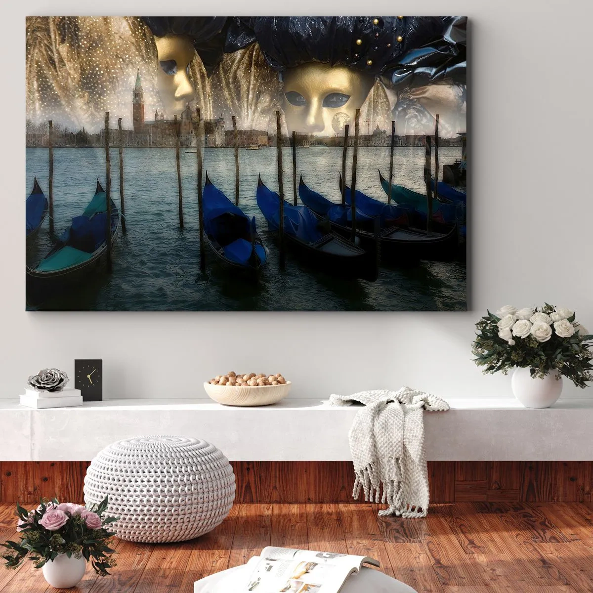 Schilderen op canvas - Venetiaanse carnavalsmaskers en gondels tegen de achtergrond van de stad en het water - 70x50cm - Het is tijd om het carnaval te beginnen - Moderne wanddecoratie voor woonkamer en slaapkamer ARTTOR