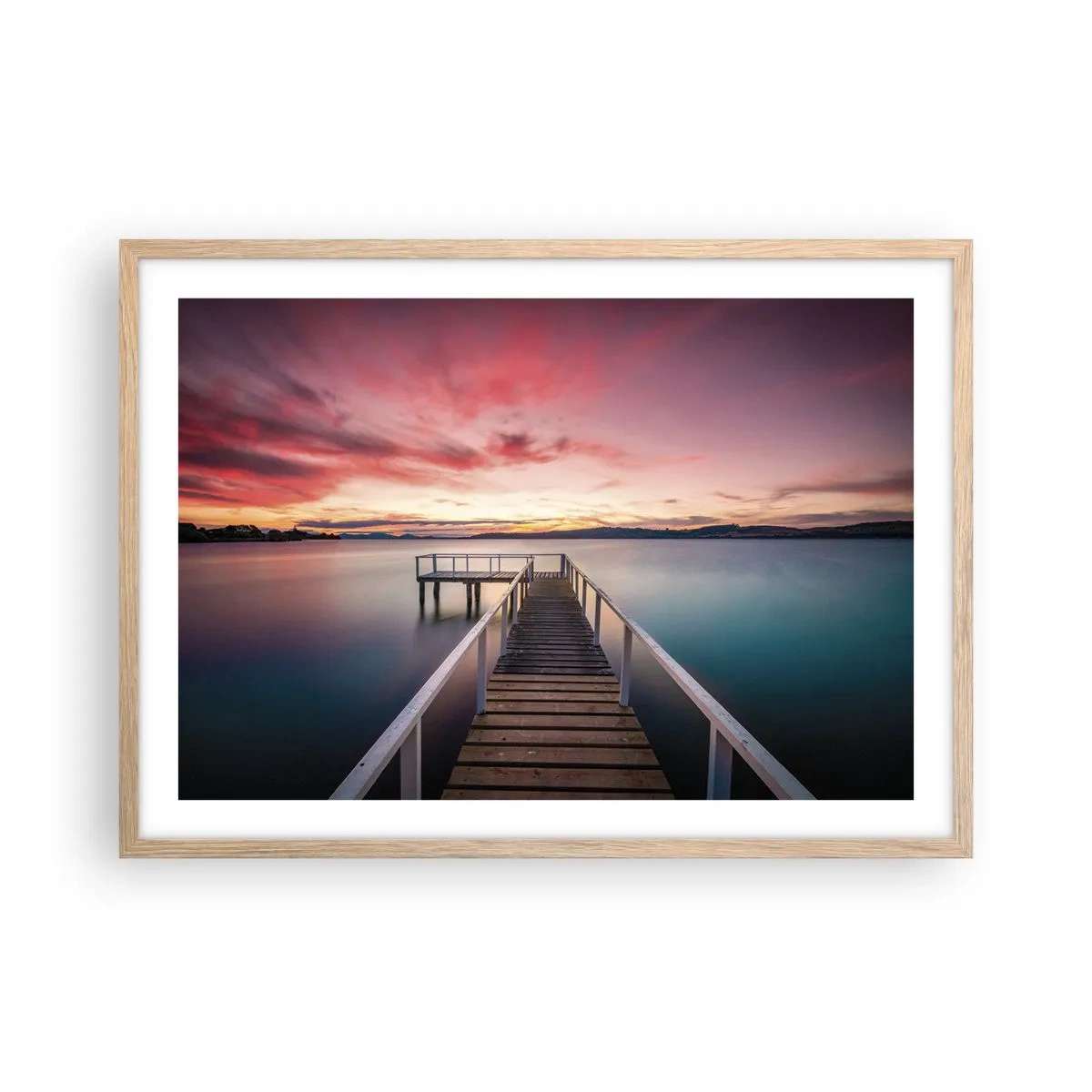 Een poster in een licht eiken lijst - De zachte vlam van de avond - 70x50 cm