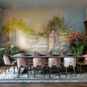 Fotobehang Standard Eco - Een charmante tuin met een stenen pad en een oude waterpomp - 100x70cm - In volle bloei - Moderne wanddecoratie voor woonkamer en slaapkamer ARTTOR