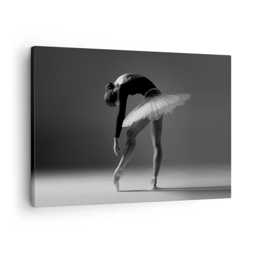 Schilderen op canvas - Een ballerina in een elegante pose tegen een zwart-witte achtergrond - 70x50cm - Bella ballerina - Moderne wanddecoratie voor woonkamer en slaapkamer ARTTOR