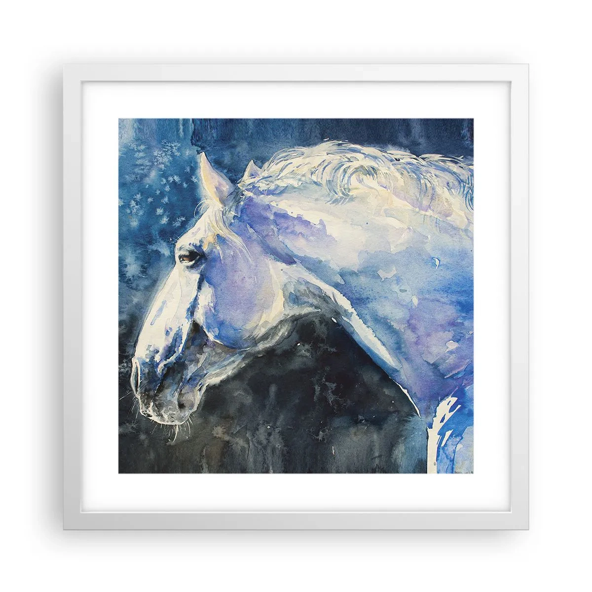 Poster in een witte lijst - Portret in een blauwe gloed - 40x40 cm