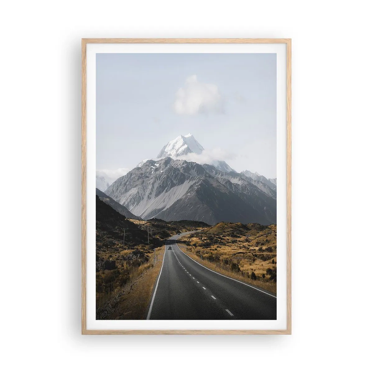 Een poster in een licht eiken lijst - De weg naar het hart van de bergen - 70x100 cm