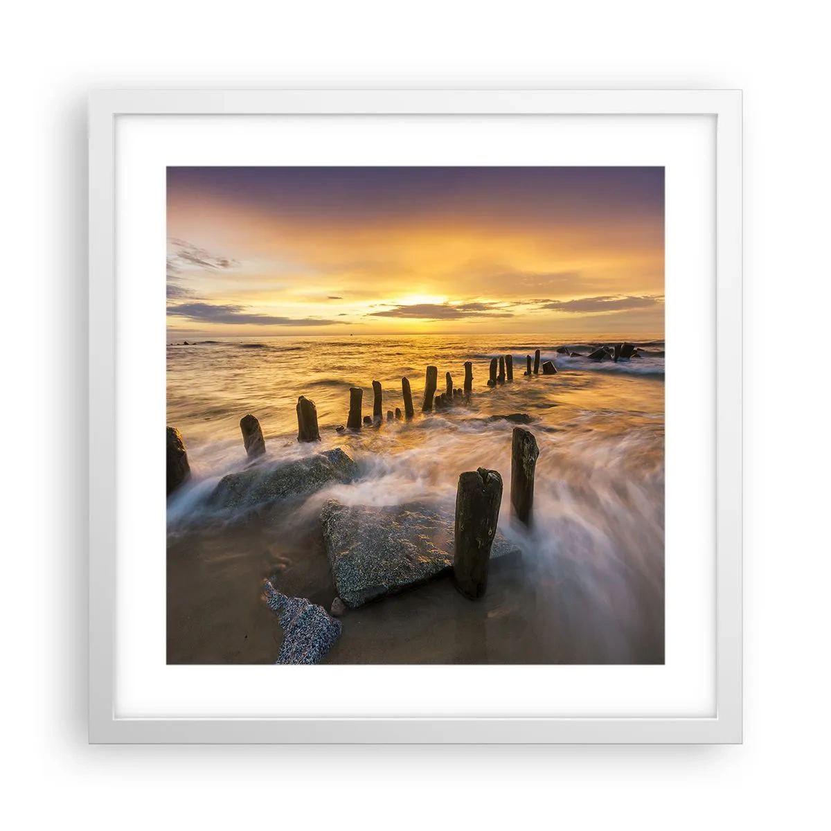 Poster in een witte lijst - De rauwe schoonheid van de Oostzee - 40x40 cm