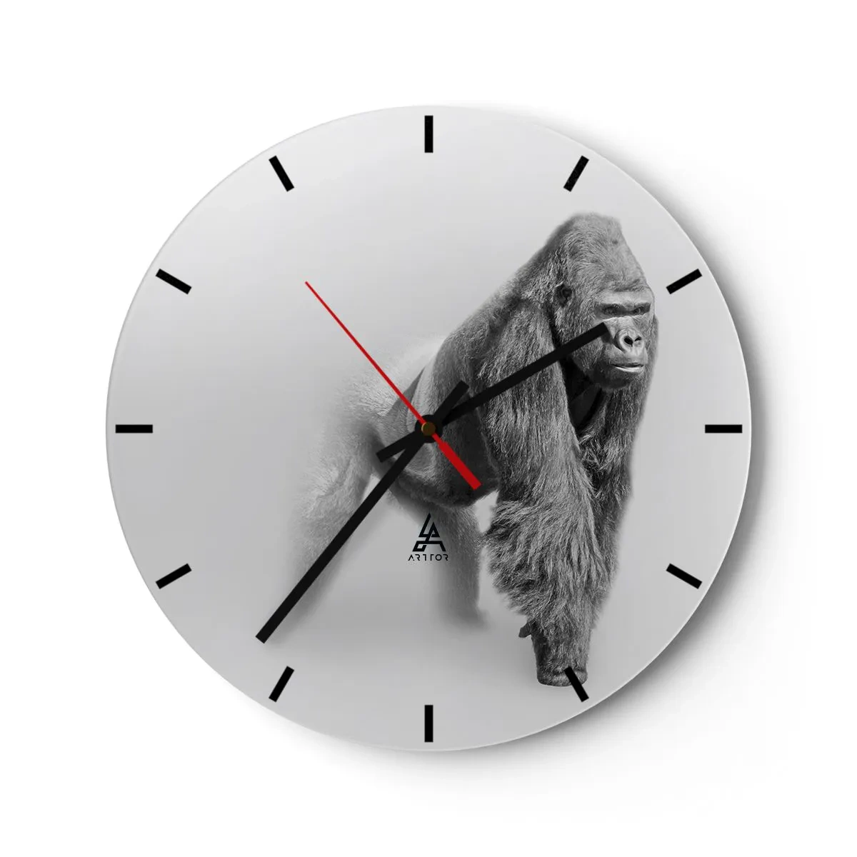 Wandklok - Klok - Portret van een majestueuze gorilla tegen een neutrale achtergrond - 30x30cm - Vertrouwen in zijn kracht - Moderne wanddecoratie voor woonkamer, keuken en slaapkamer ARTTOR