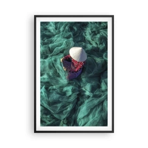 Poster in een zwarte lijst - In een zee van netten - 61x91 cm