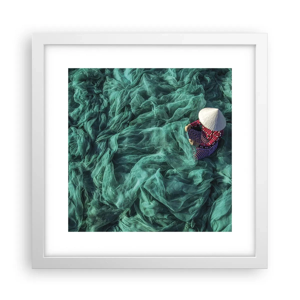 Poster in een witte lijst - In een zee van netten - 30x30 cm