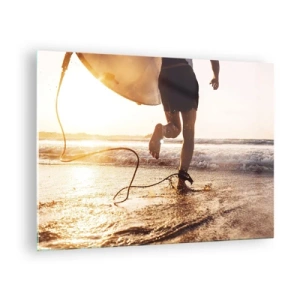 Schilderen op glas - Een surfer rent met zijn board langs het strand bij zonsondergang. - 70x50cm - Om de golf te ontmoeten - Moderne wanddecoratie voor woonkamer en slaapkamer ARTTOR