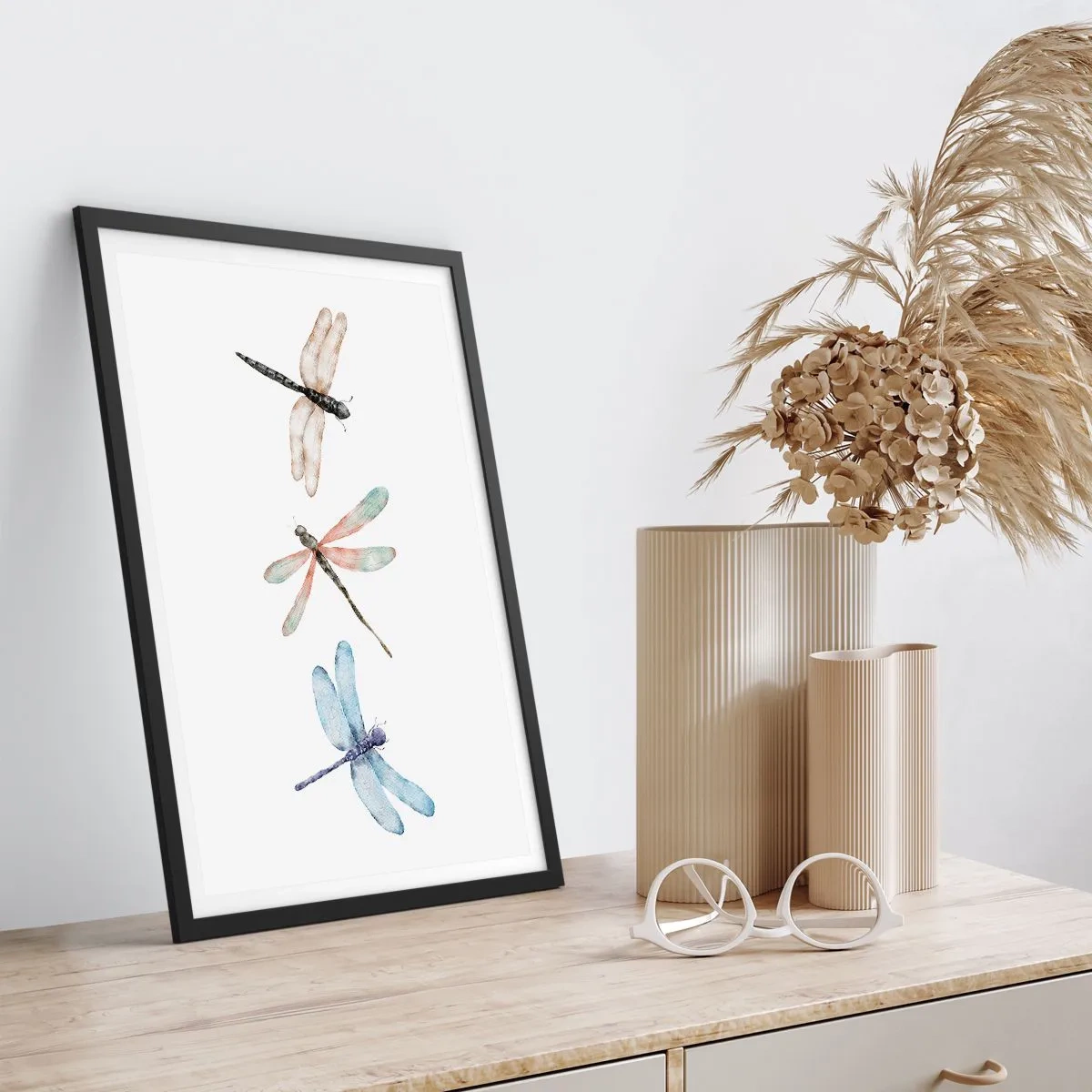 Poster in een zwarte lijst - Drie libellen geschilderd met waterverf - 50x70cm - Gewichtloze libellen - Moderne wanddecoratie voor woonkamer en slaapkamer ARTTOR