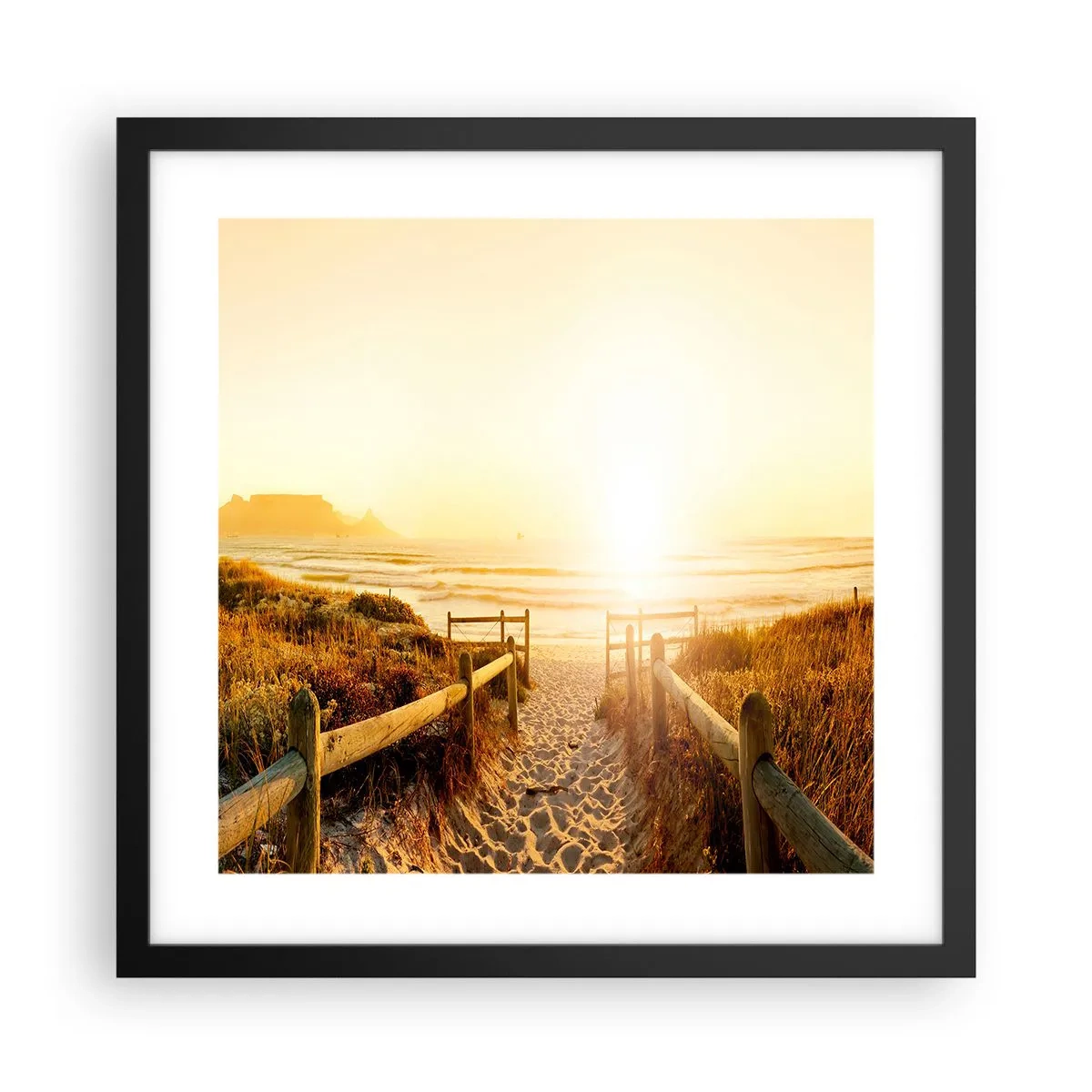 Poster in een zwarte lijst - Over het duin, richting de zon - 40x40 cm