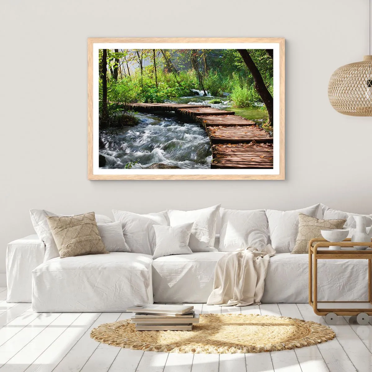 Een poster in een licht eiken lijst - Boven de schuimige waterval - 70x50 cm