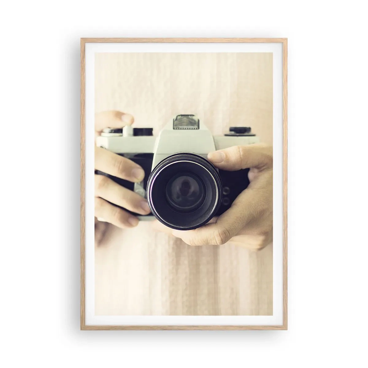Een poster in een licht eiken lijst - Om meer te zien... - 70x100 cm