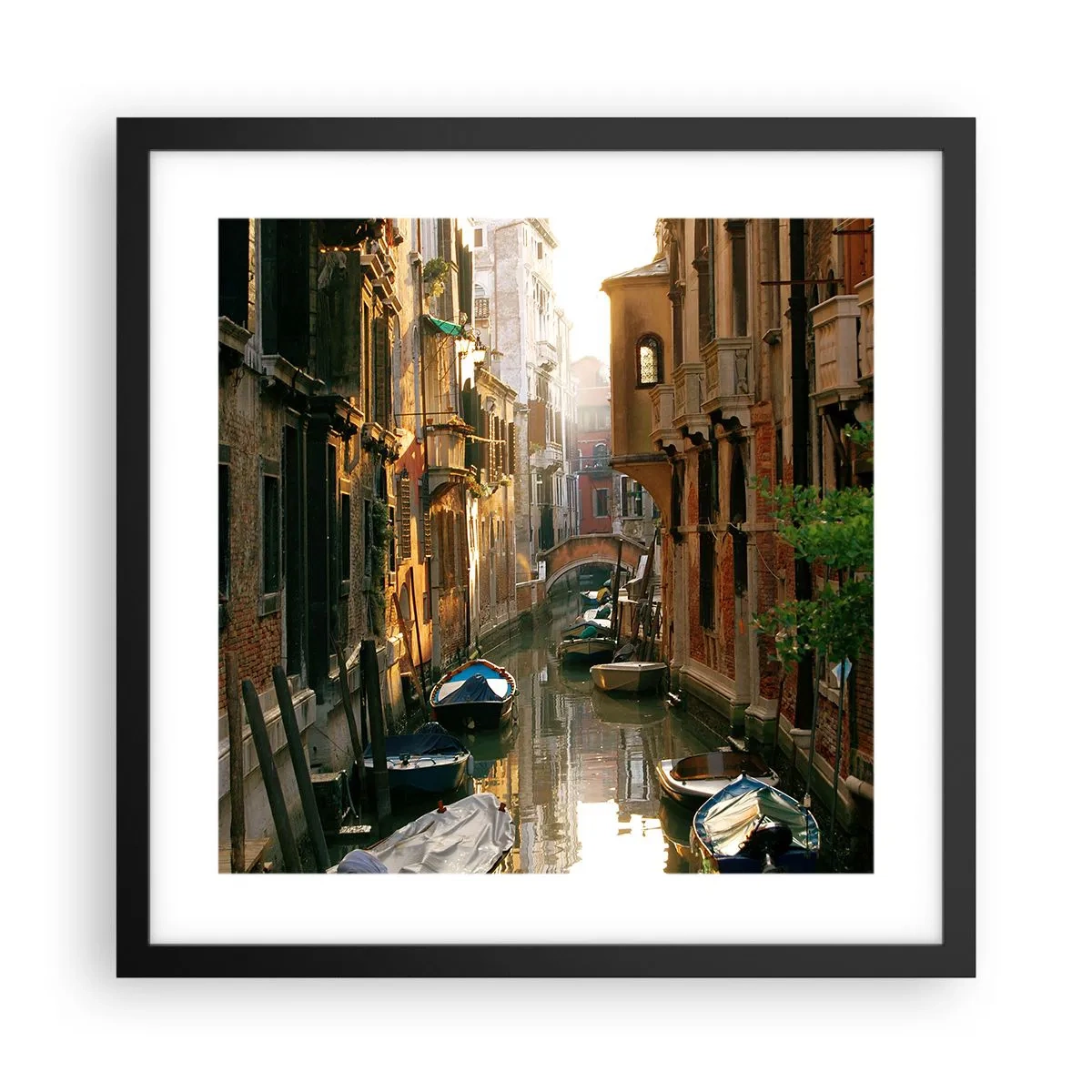 Poster in een zwarte lijst - In een Venetiaans steegje - 40x40 cm